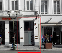 Seuil et porte d'entrée du cabinet de Maître Aurore Bernard au 2 avenue Louise à Bruxelles